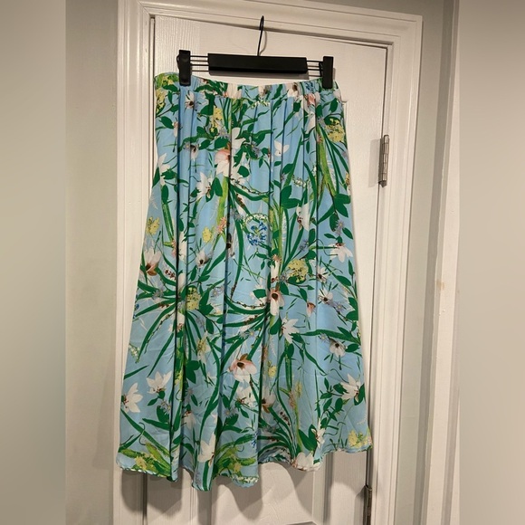 Bobeau Size M Light Blue Floral Elastic Waist Flowy Lined Maxi Skirt - Picture 6 of 10